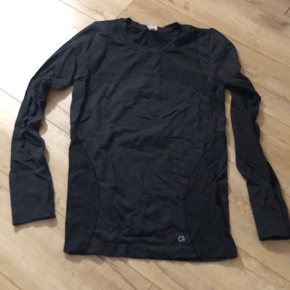 Long sleeve in motion top